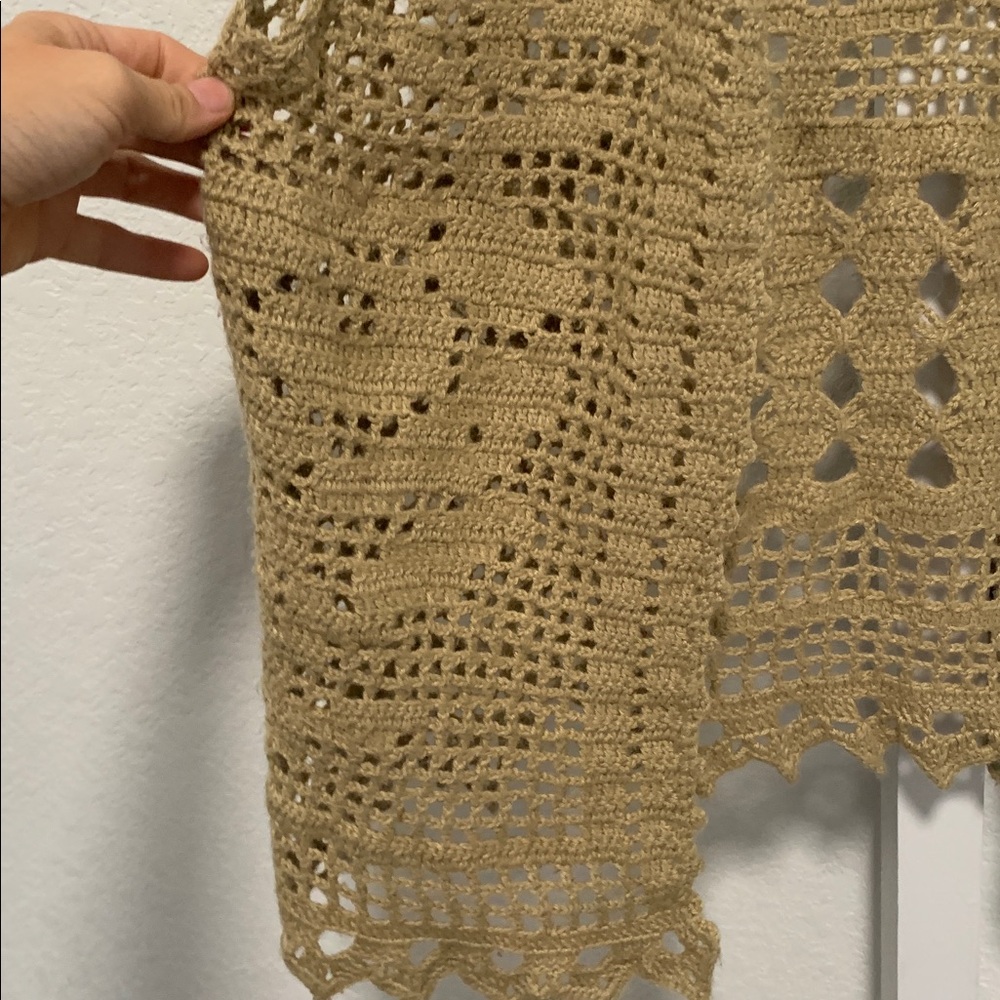 Y2K Crochet Tan Sleeveless Cardigan - Picture 4 of 7